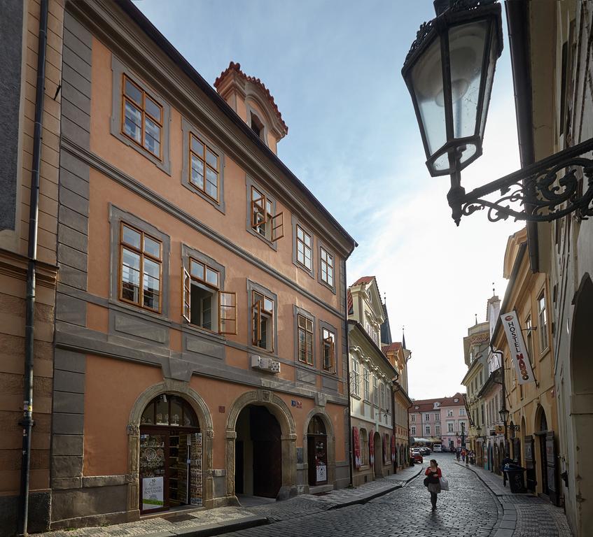 Queen Bee apartments Praag Buitenkant foto
