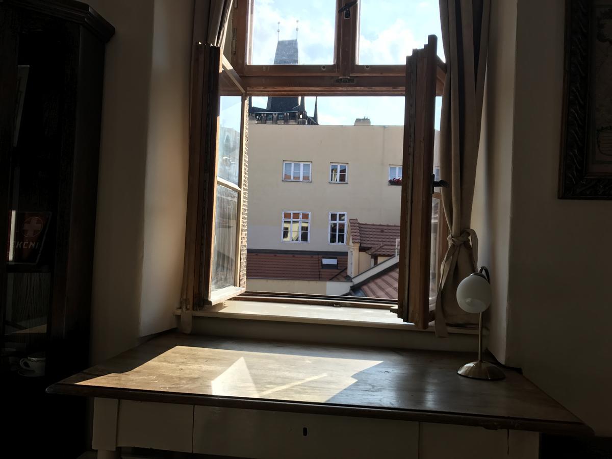 Queen Bee apartments Praag Buitenkant foto